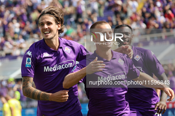 Albert Gudmundsson of ACF Fiorentina celebrates after scoring his team's goal during the Italian Serie A football match between ACF Fiorenti...