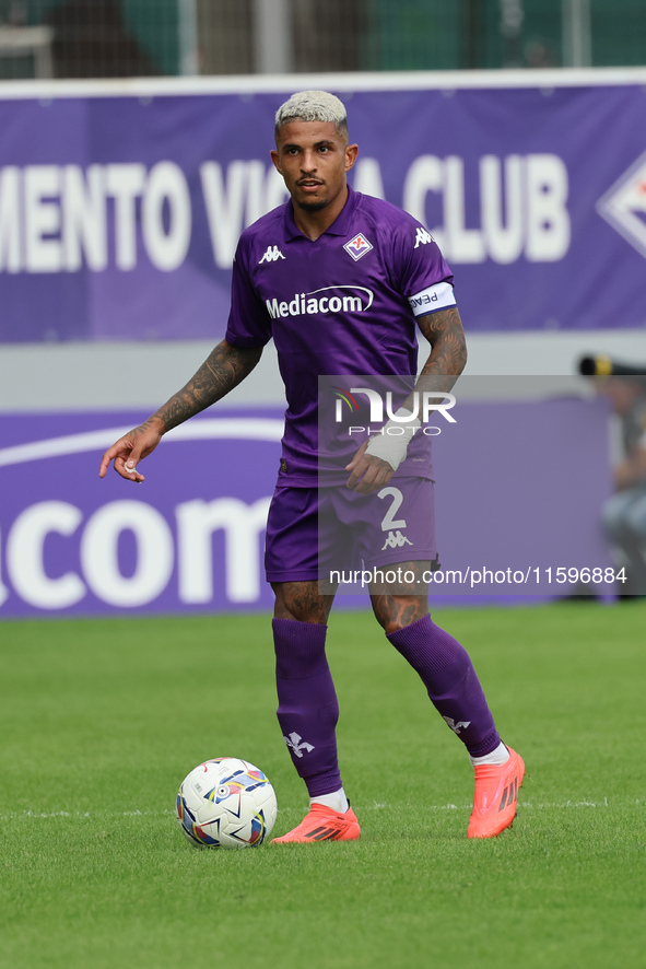 Domilson Cordeiro Dos Santos Dodo of ACF Fiorentina controls the ball during the Italian Serie A football match between ACF Fiorentina and S...