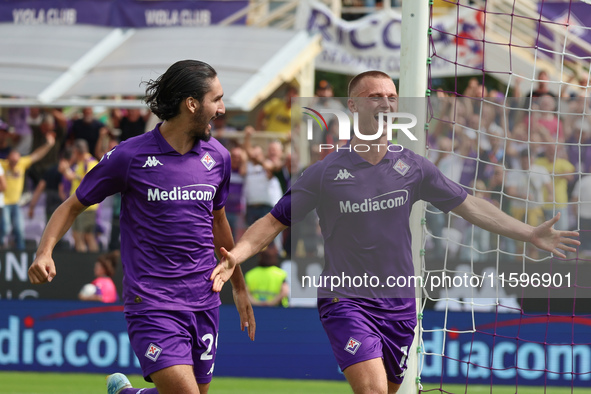 Albert Gudmundsson of ACF Fiorentina celebrates after scoring his team's goal during the Italian Serie A football match between ACF Fiorenti...