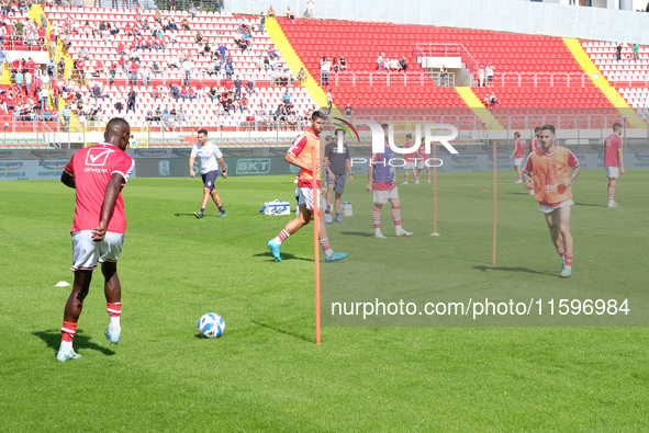 Mantova Calcio 1911 warms up during the Italian Serie B soccer championship match against AS Cittadella 1973 at Danilo Martelli Stadium in M...