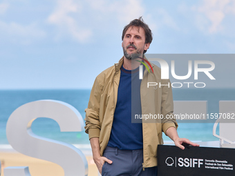 Julian Lopez attends the photocall of the film ''Los Destellos'' during the 72nd San Sebastian International Film Festival in San Sebastian,...