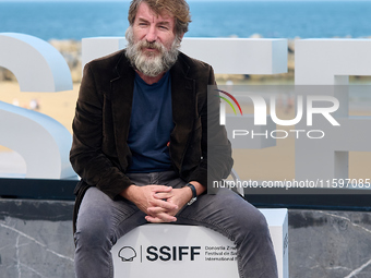 Antonio de la Torre attends the photocall of the film ''Los Destellos'' during the 72nd San Sebastian International Film Festival in San Seb...