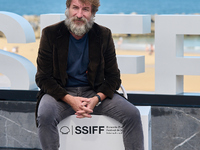 Antonio de la Torre attends the photocall of the film ''Los Destellos'' during the 72nd San Sebastian International Film Festival in San Seb...