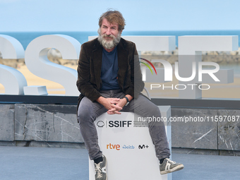 Antonio de la Torre attends the photocall of the film ''Los Destellos'' during the 72nd San Sebastian International Film Festival in San Seb...