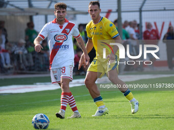 Mattia Muroni of Mantova 1911 and Lorenzo Carissoni of AS Cittadella 1973 during the Italian Serie B soccer championship match between Manto...