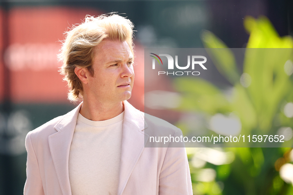 Nico Rosberg arrives ahead of the F1 Grand Prix of Singapore at Marina Bay Street Circuit in Singapore, Singapore, on September 22, 2024. 