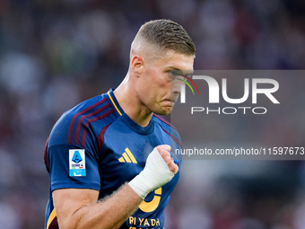 Artem Dovbyk of AS Roma celebrates after scoring first goal during the Serie A Enilive match between AS Roma and Udinese Calcio at Stadio Ol...