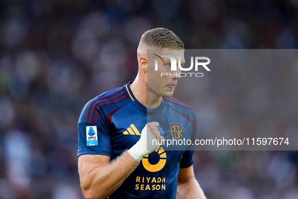 Artem Dovbyk of AS Roma celebrates after scoring first goal during the Serie A Enilive match between AS Roma and Udinese Calcio at Stadio Ol...