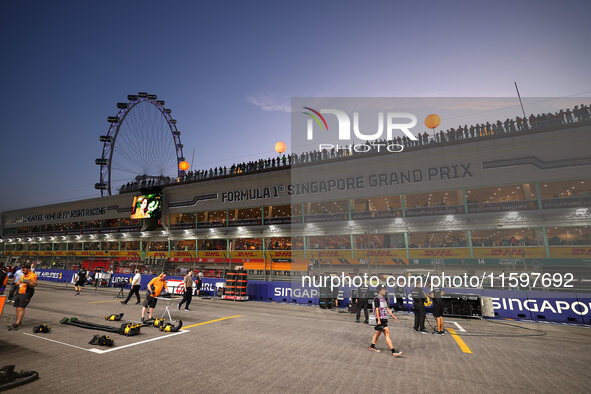 A general view of the grid ahead of the F1 Grand Prix of Singapore at Marina Bay Street Circuit in Singapore, Singapore, on September 22, 20...