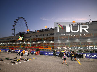 A general view of the grid ahead of the F1 Grand Prix of Singapore at Marina Bay Street Circuit in Singapore, Singapore, on September 22, 20...