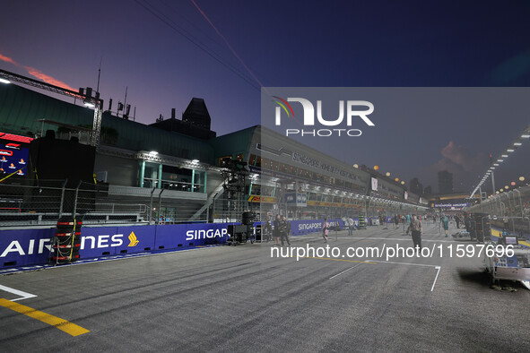 A general view of the grid ahead of the F1 Grand Prix of Singapore at Marina Bay Street Circuit in Singapore, Singapore, on September 22, 20...