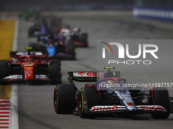 Yuki Tsunoda of Japan drives the Visa Cash App RB F1 Team VCARB 01 during the F1 Grand Prix of Singapore at Marina Bay Street Circuit in Sin...