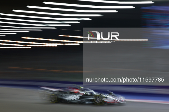 Nico Hulkenberg of Germany drives the MoneyGram Haas F1 Team VF-24 during the F1 Grand Prix of Singapore at Marina Bay Street Circuit in Sin...