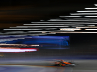 Oscar Piastri of Australia drives the McLaren Formula 1 Team MCL39 during the F1 Grand Prix of Singapore at Marina Bay Street Circuit in Sin...