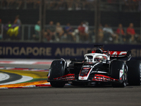 Kevin Magnussen of Denmark drives the MoneyGram Haas F1 Team VF-24 during the F1 Grand Prix of Singapore at Marina Bay Street Circuit in Sin...