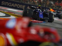 Franco Colapinto of Argentina drives the Williams Racing FW47 during the F1 Grand Prix of Singapore at Marina Bay Street Circuit in Singapor...