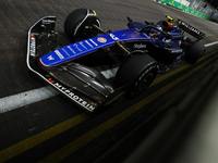 Franco Colapinto of Argentina drives the Williams Racing FW47 during the F1 Grand Prix of Singapore at Marina Bay Street Circuit in Singapor...