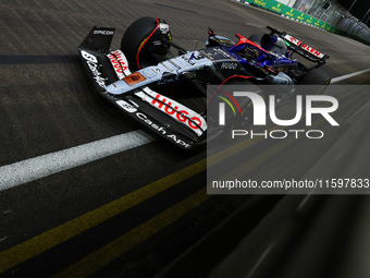 Daniel Ricciardo of Australia drives the Visa Cash App RB F1 Team VCARB 01 during the F1 Grand Prix of Singapore at Marina Bay Street Circui...