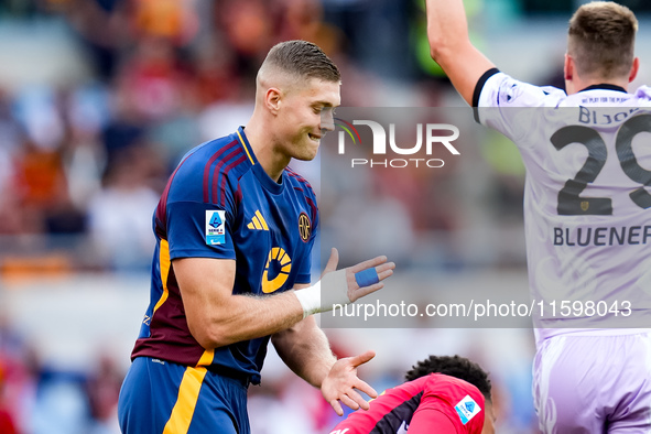 Artem Dovbyk of AS Roma looks dejected during the Serie A Enilive match between AS Roma and Udinese Calcio at Stadio Olimpico on September 2...