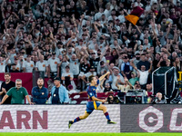 Tommaso Baldanzi of AS Roma celebrates after scoring third goal during the Serie A Enilive match between AS Roma and Udinese Calcio at Stadi...