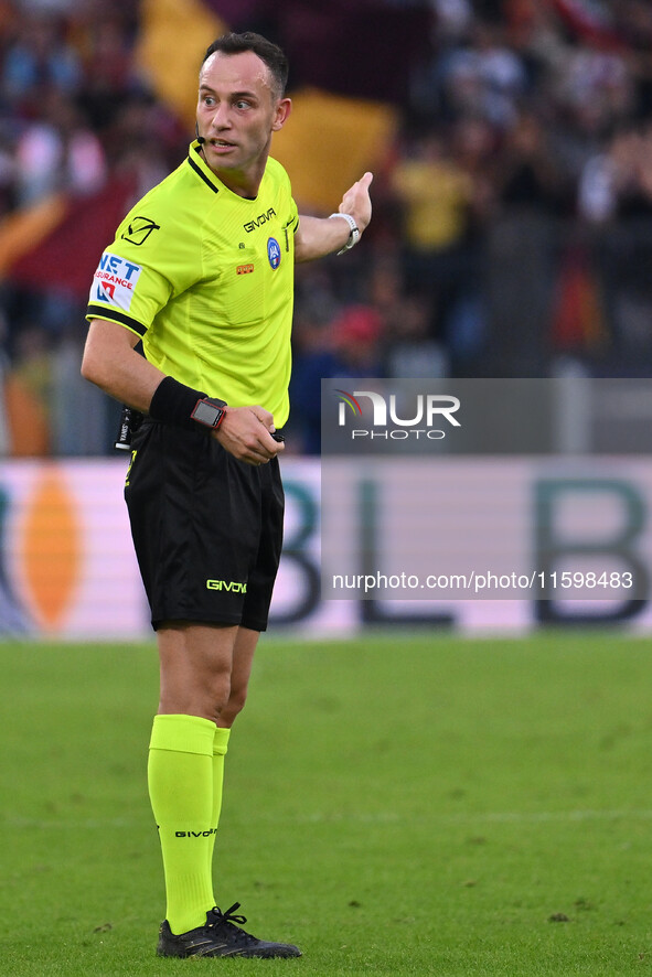 Referee Ermanno Feliciani officiates the 5th day of the Serie A Championship between A.S. Roma and Udinese Calcio at the Olympic Stadium in...