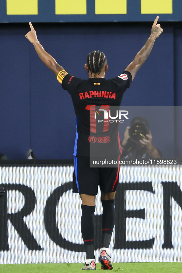 Raphinha of FC Barcelona celebrates after scoring the 1-5 goal during the La Liga match between Villarreal CF and FC Barcelona at La Ceramic...