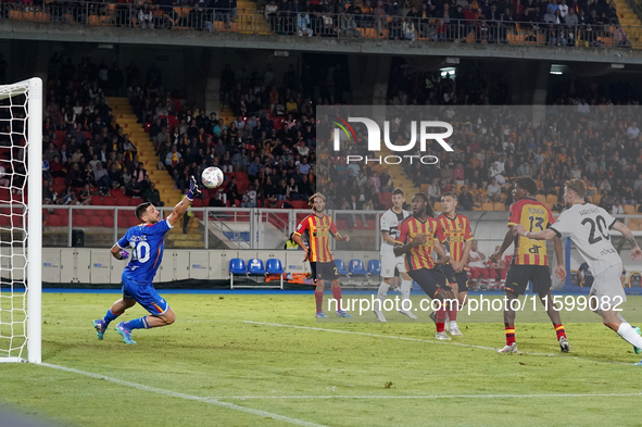 Wladimiro Falcone of US Lecce is in action during the Serie A match between Lecce and Parma in Lecce, Italy, on September 21, 2024. 