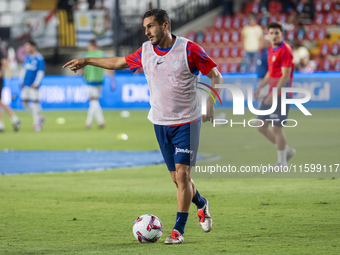 Jorge Resurreccion Merodio (Koke) of Atletico de Madrid warms up during the La Liga EA Sports 2024/25 football match between Rayo Vallecano...