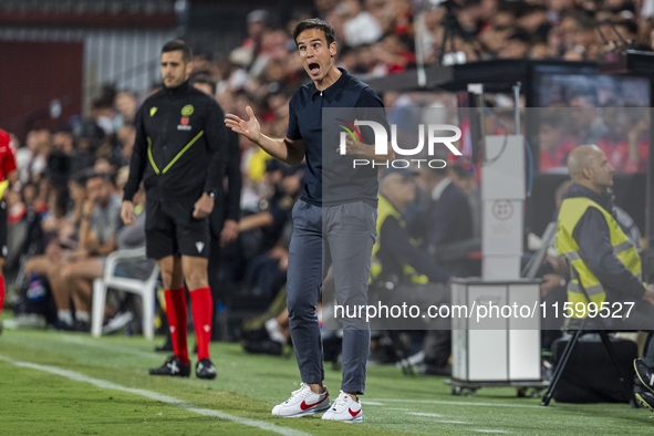 Inigo Perez, head coach of Rayo Vallecano, is seen during the La Liga EA Sports 2024/25 football match between Rayo Vallecano and Atletico d...