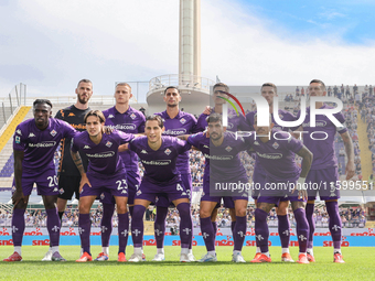 ACF Fiorentina players pose for a team photo prior to the Italian Serie A football match between ACF Fiorentina and SS Lazio in Florence, It...