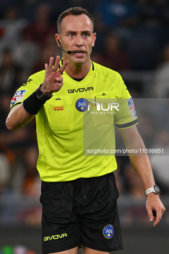 Referee Ermanno Feliciani officiates during the 5th day of the Serie A Championship between A.S. Roma and Udinese Calcio at the Olympic Stad...