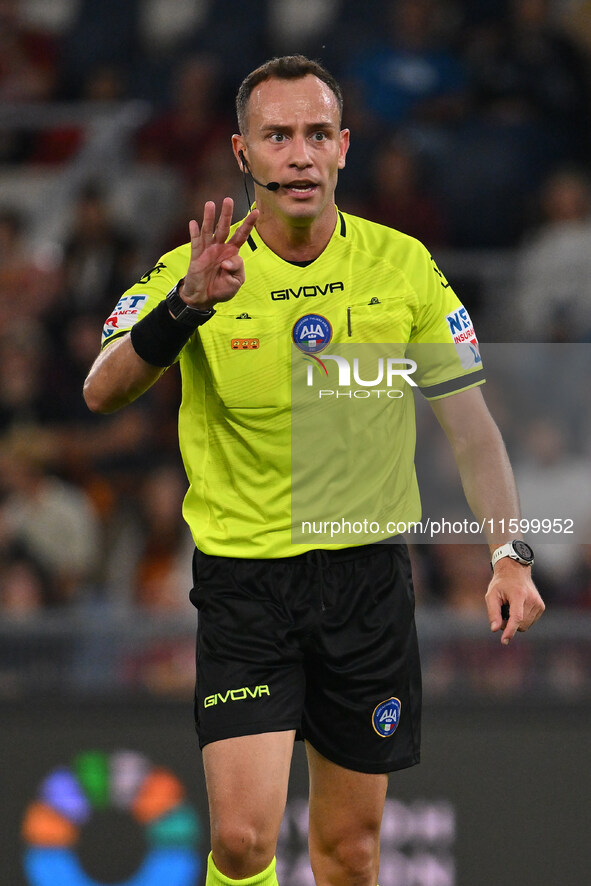 Referee Ermanno Feliciani officiates during the 5th day of the Serie A Championship between A.S. Roma and Udinese Calcio at the Olympic Stad...