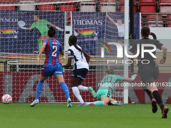 Jessica Naz of Tottenham Hotspur Women scores the third goal during the Barclays FA Women's Super League soccer match between Tottenham Hots...