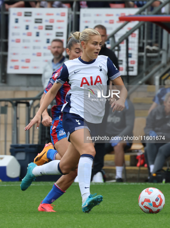 Amanda Nilden (on loan from Juventus) of Tottenham Hotspur Women is in action during the Barclays FA Women's Super League soccer match betwe...