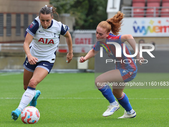 Hayley Raso of Tottenham Hotspur Women takes on Annabel Blanchard of Crystal Palace Ladies during the Barclays FA Women's Super League socce...