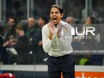 The head coach Simone Inzaghi (FC Inter) screams during the Italian championship Serie A football match between FC Internazionale and AC Mil...