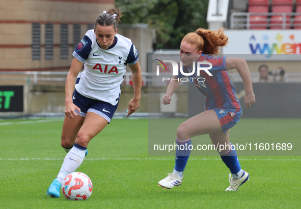 Hayley Raso of Tottenham Hotspur Women takes on Annabel Blanchard of Crystal Palace Ladies during the Barclays FA Women's Super League socce...