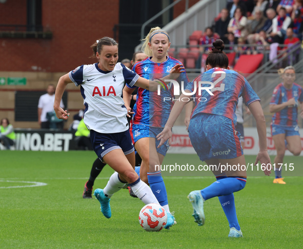 Hayley Raso of Tottenham Hotspur Women is in action during the Barclays FA Women's Super League soccer match between Tottenham Hotspur Women...