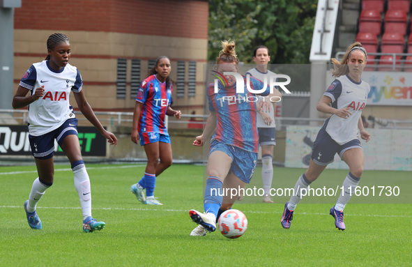 Felicity Gibbons of Crystal Palace Women is in action during the Barclays FA Women's Super League soccer match between Tottenham Hotspur Wom...