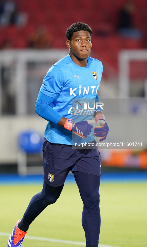 Zion Suzuki of Parma Calcio during the Serie A match between Lecce and Parma in Lecce, Italy, on September 21, 2024. 