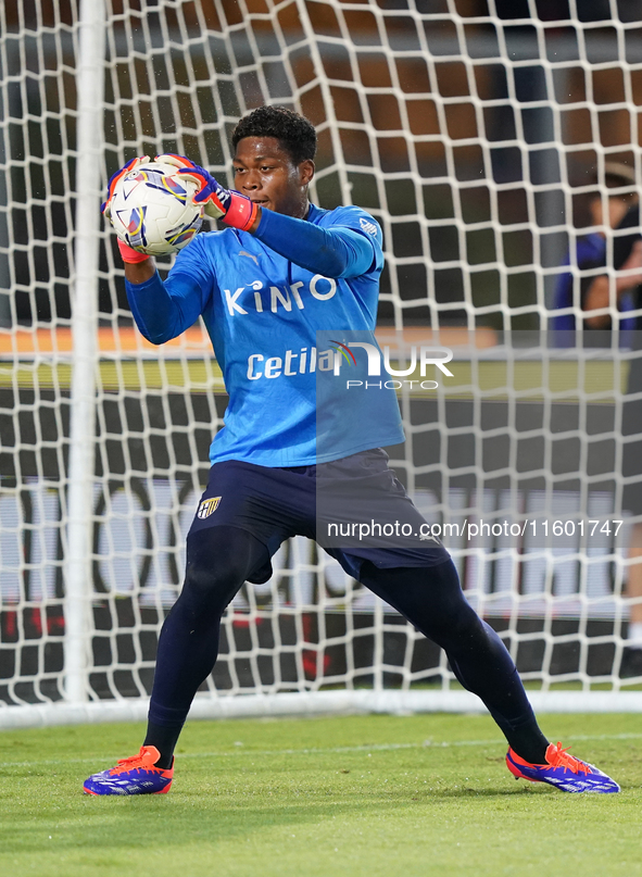 Zion Suzuki of Parma Calcio during the Serie A match between Lecce and Parma in Lecce, Italy, on September 21, 2024. 