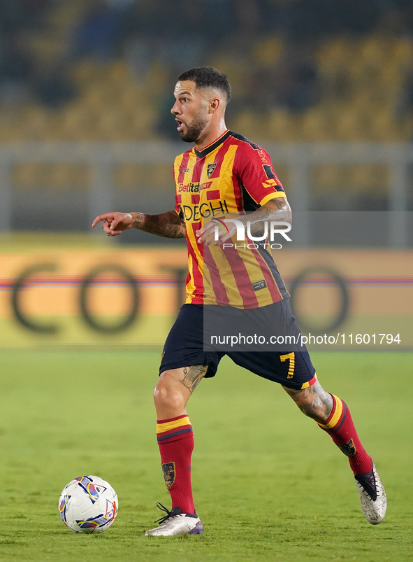 Tete Morente of US Lecce is in action during the Serie A match between Lecce and Parma in Lecce, Italy, on September 21, 2024. 