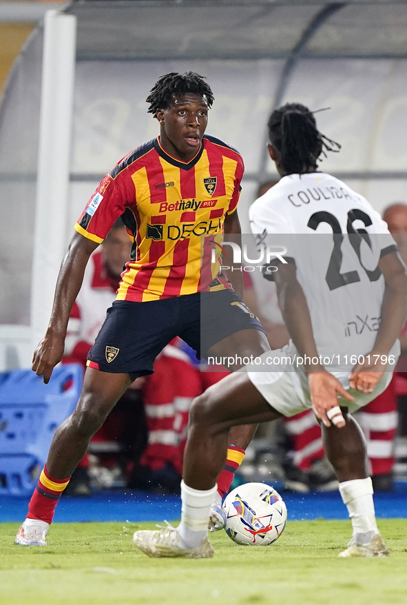 Patrick Dorgu of US Lecce is in action during the Serie A match between Lecce and Parma in Lecce, Italy, on September 21, 2024. 