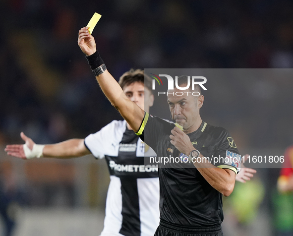 Referee Marco Guida officiates the Serie A match between Lecce and Parma in Lecce, Italy, on September 21, 2024. 