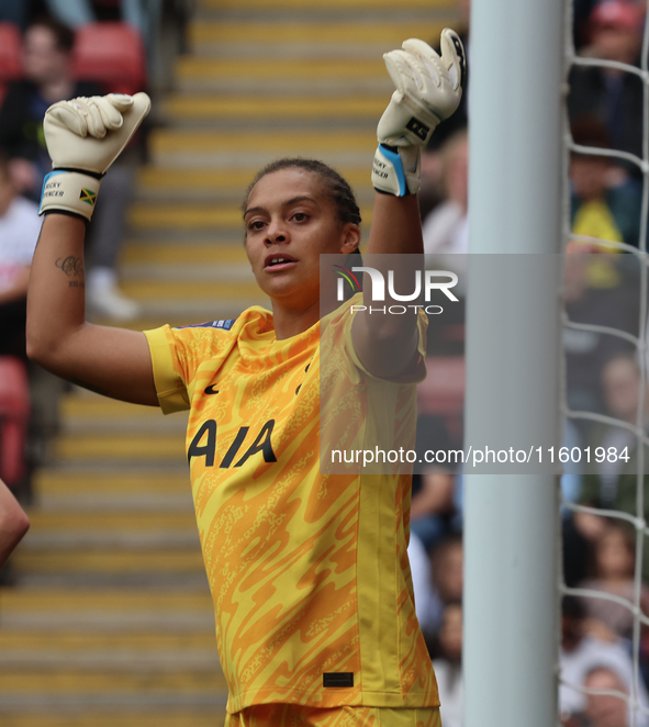 Becky Spencer of Tottenham Hotspur Women is in action during the Barclays FA Women's Super League soccer match between Tottenham Hotspur Wom...