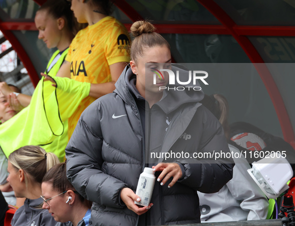 Ella Morris of Tottenham Hotspur Women participates in the pre-match warm-up during the Barclays FA Women's Super League soccer match betwee...