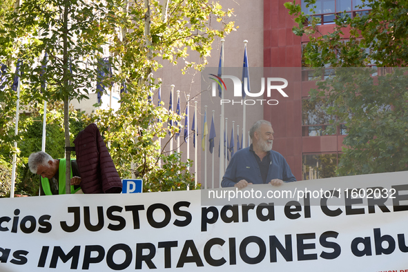 The Union de Uniones de Agricultores y Ganaderos holds a rally on Monday, September 23, in front of the European Commission building in Madr...