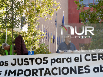 The Union de Uniones de Agricultores y Ganaderos holds a rally on Monday, September 23, in front of the European Commission building in Madr...