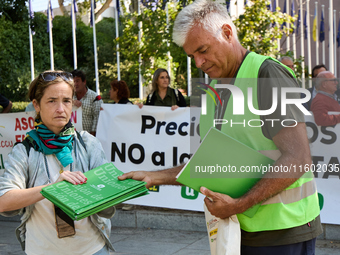 The Union de Uniones de Agricultores y Ganaderos holds a rally on Monday, September 23, in front of the European Commission building in Madr...