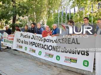 The Union de Uniones de Agricultores y Ganaderos holds a rally on Monday, September 23, in front of the European Commission building in Madr...